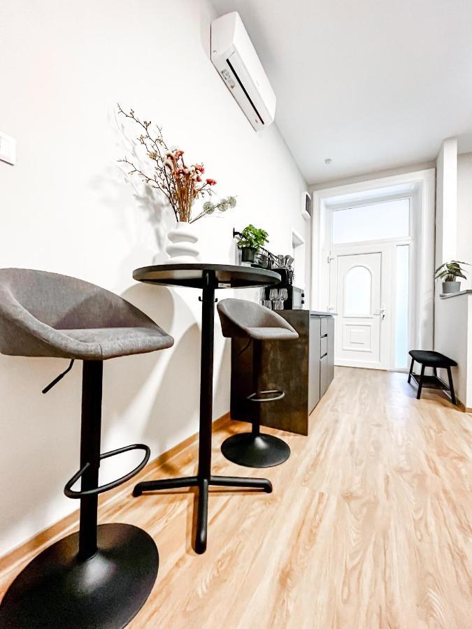 T32 Central Modern Suites Budapest Exterior foto