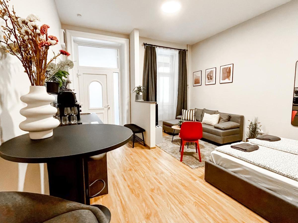T32 Central Modern Suites Budapest Exterior foto